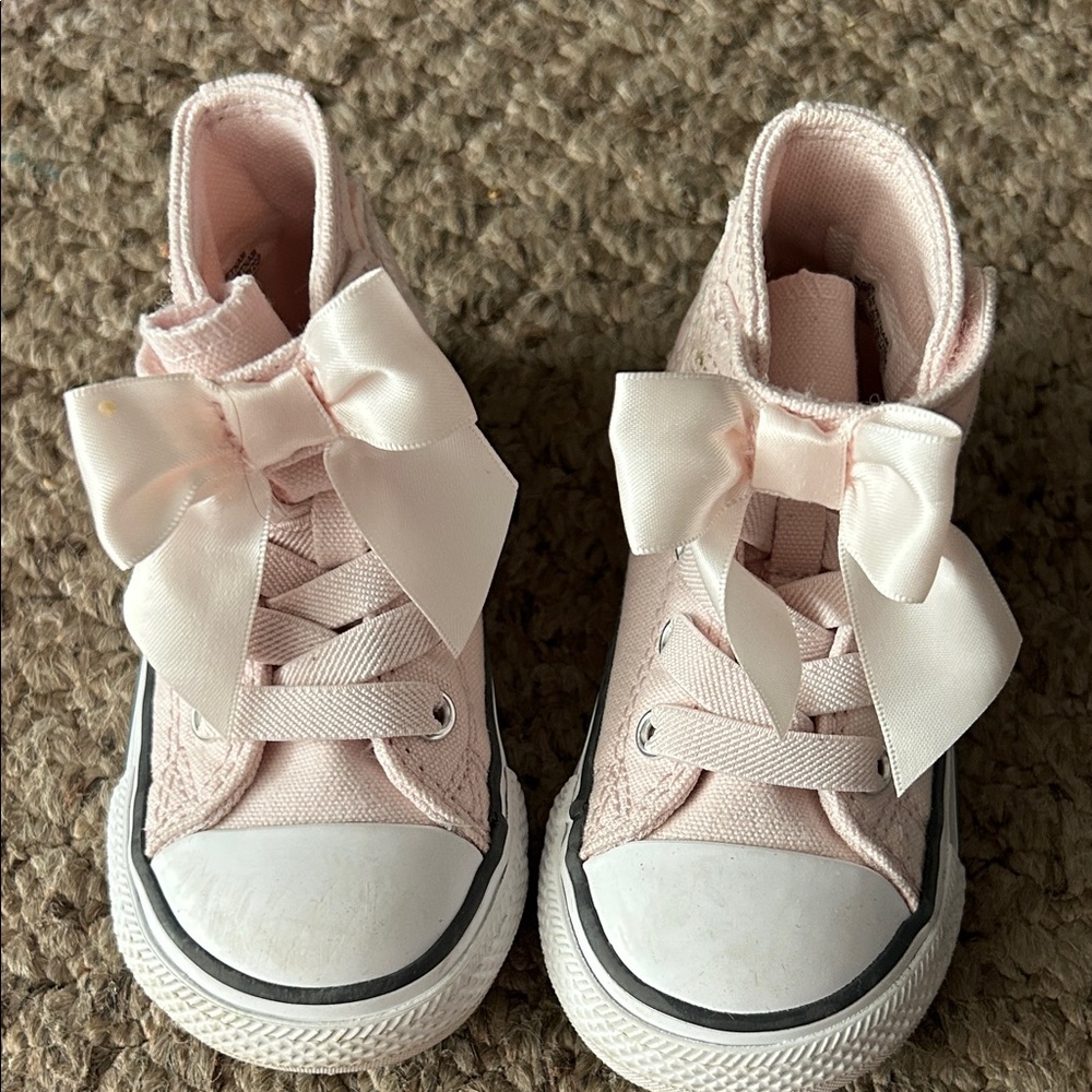 Converse Toddler Sneaker with Bows